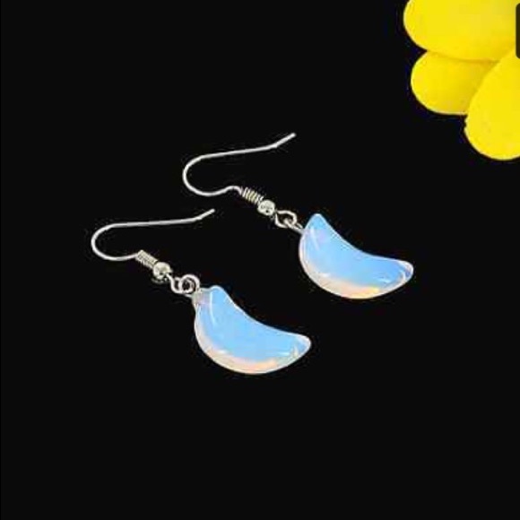 🧚🏻‍♂️Opalite Crescent Moon Earrings - Picture 2 of 2